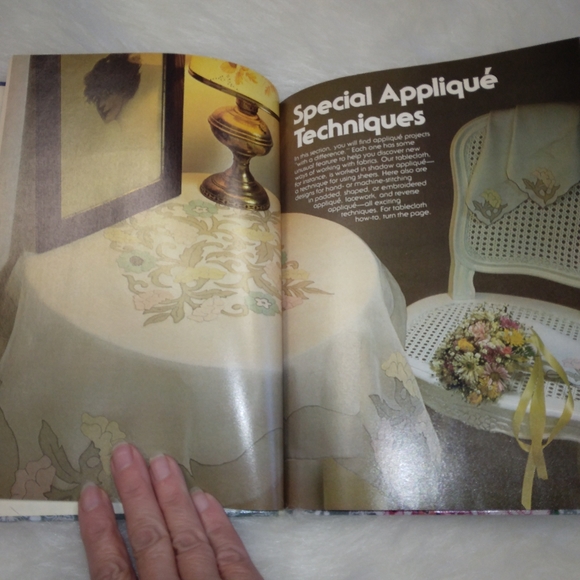 BOOK Better Homes and Gardens Applique, c. 1978 - Picture 5 of 6